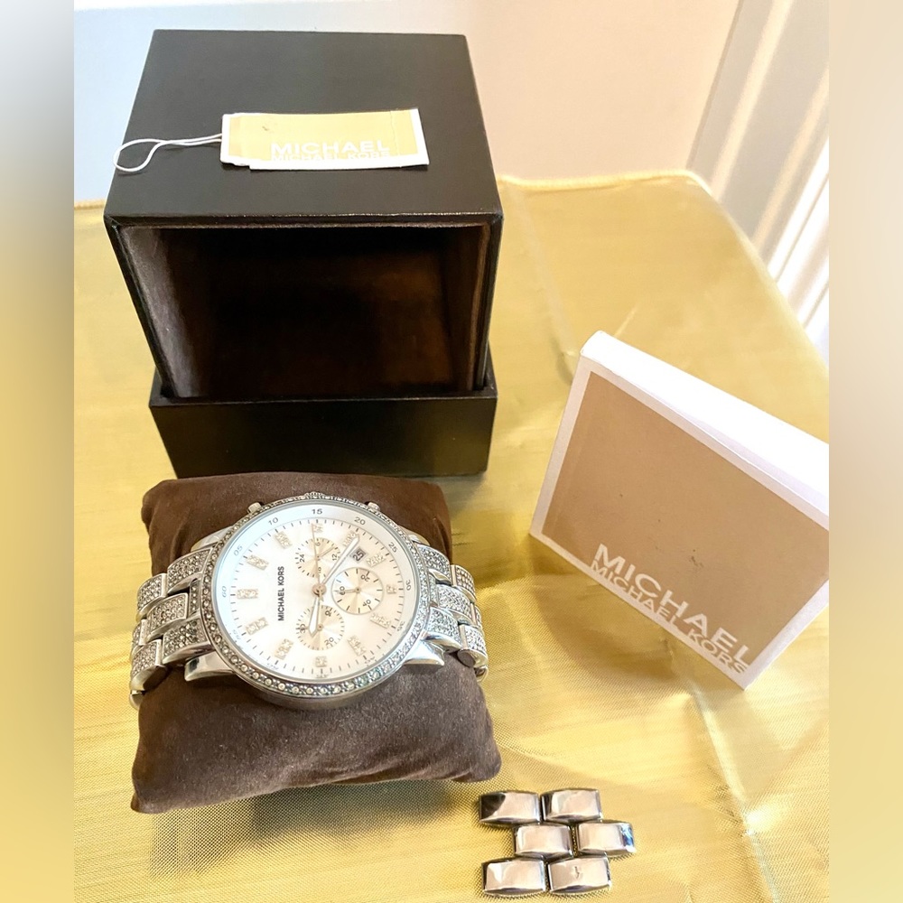 Authentic Michael Kors Watch. Some Missing Stones… - image 7